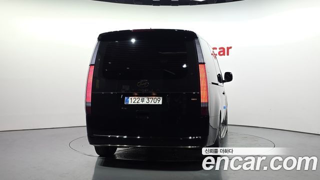 Hyundai Staria 2025 — photo 4