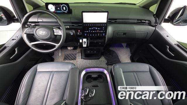 Hyundai Staria 2025 — photo 7