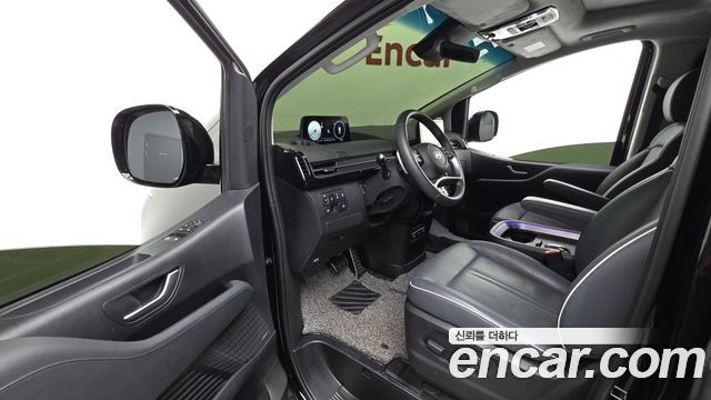 Hyundai Staria 2025 — photo 10