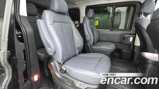 Hyundai Staria 2025 — photo 12