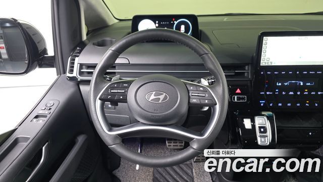 Hyundai Staria 2025 — photo 14