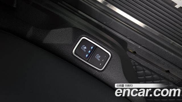 Hyundai Staria 2025 — photo 19