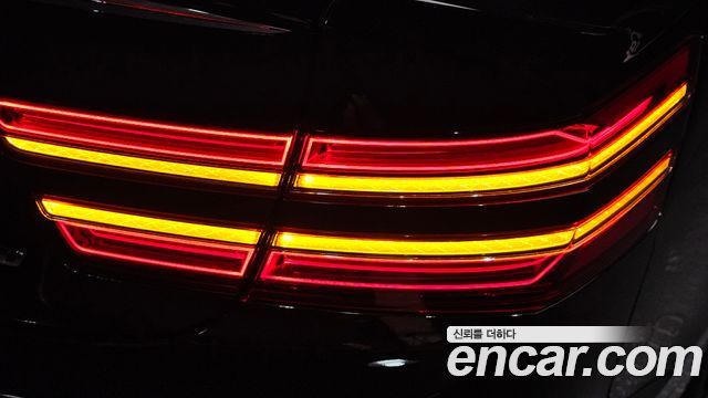 Genesis G80 2022 — photo 9