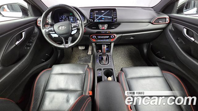 Hyundai i30 2017 — photo 10