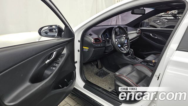 Hyundai i30 2017 — photo 13
