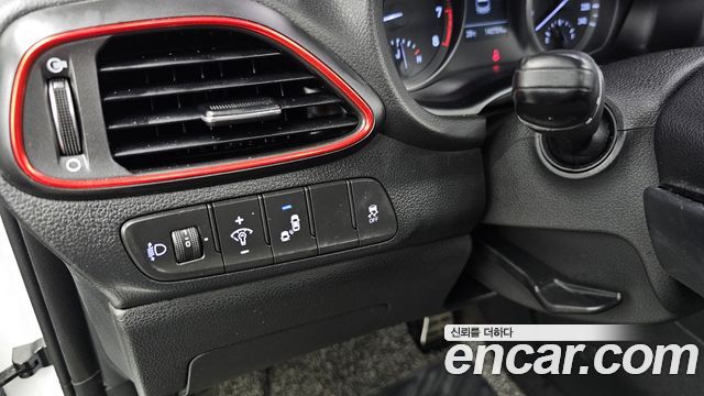 Hyundai i30 2017 — photo 20
