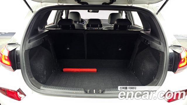 Hyundai i30 2017 — photo 26