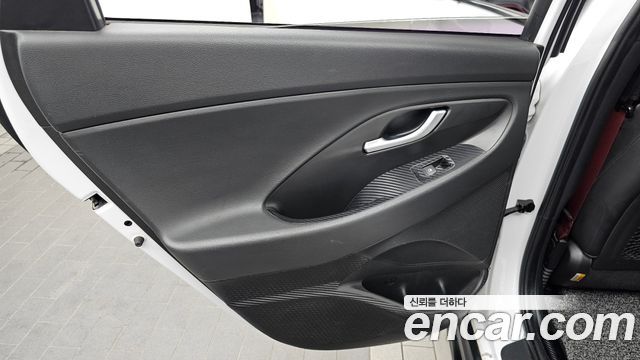Hyundai i30 2017 — photo 15