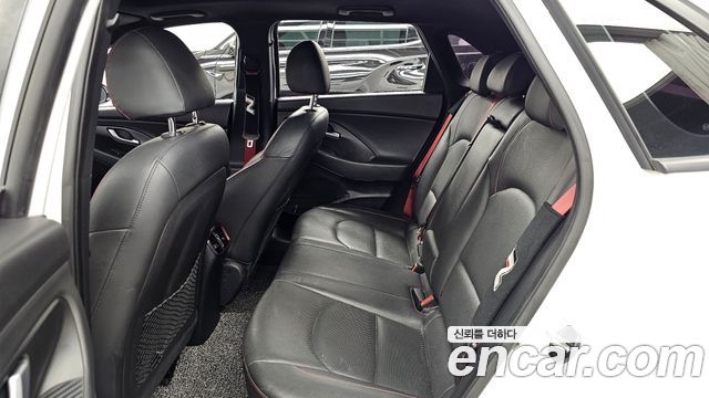 Hyundai i30 2017 — photo 16