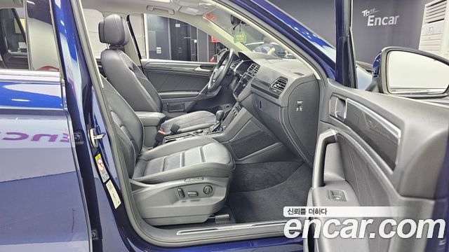 Volkswagen Tiguan 2018 — photo 11