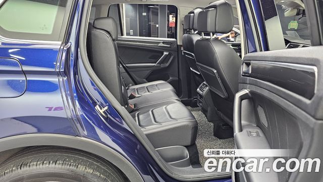 Volkswagen Tiguan 2018 — photo 12