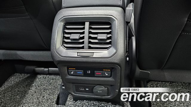 Volkswagen Tiguan 2018 — photo 18