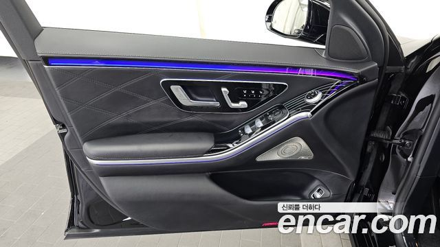 Mercedes-Benz S-Class 2023 — photo 14