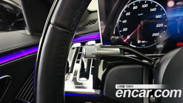 Mercedes-Benz S-Class 2023 — photo 30