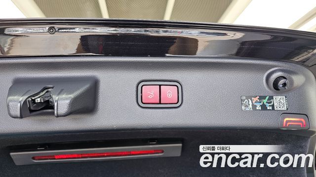 Mercedes-Benz S-Class 2023 — photo 31