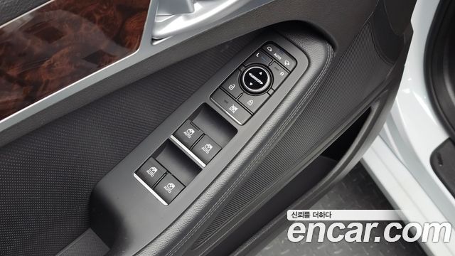 Hyundai Genesis 2016 — photo 19
