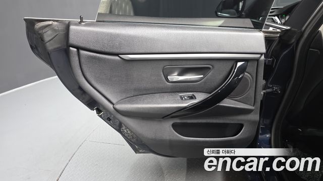 BMW 4-Series 2020 — photo 15