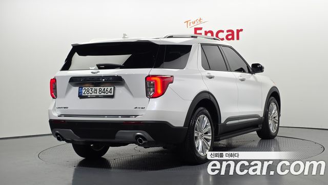 Ford Explorer 2021 — photo 2