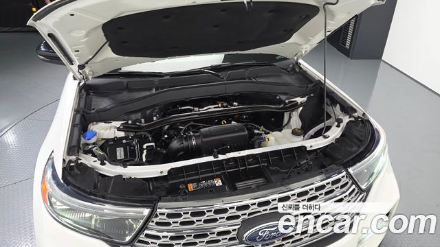 Ford Explorer 2021 — photo 6