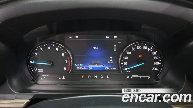 Ford Explorer 2021 — photo 11
