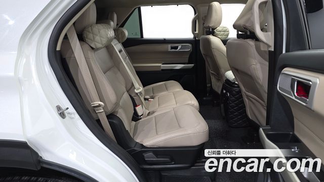 Ford Explorer 2021 — photo 18