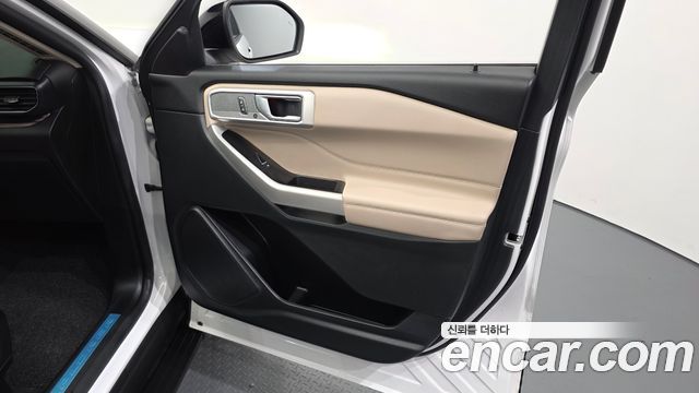 Ford Explorer 2021 — photo 14