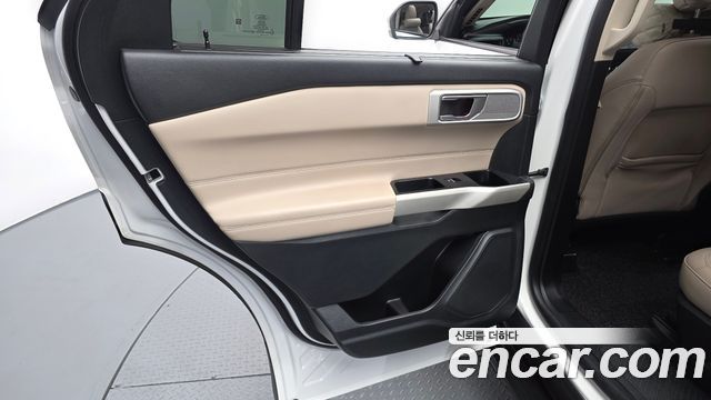 Ford Explorer 2021 — photo 15