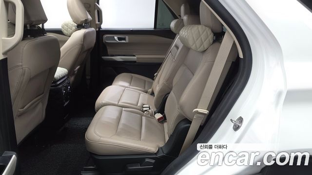 Ford Explorer 2021 — photo 16