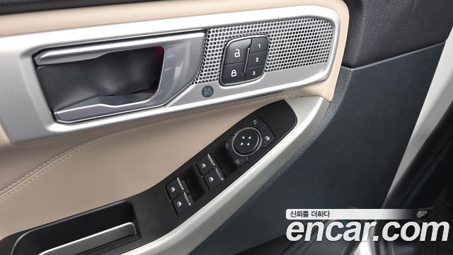 Ford Explorer 2021 — photo 27