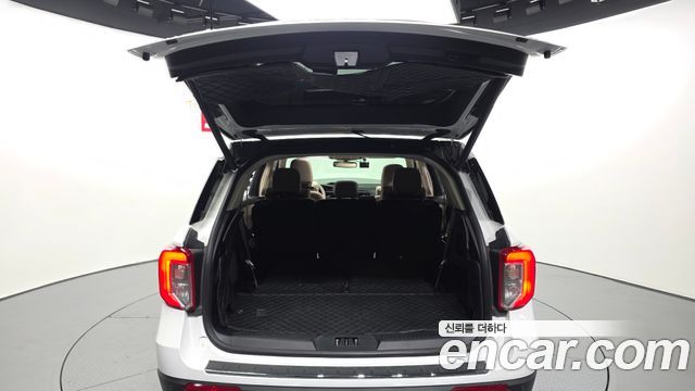 Ford Explorer 2021 — photo 31