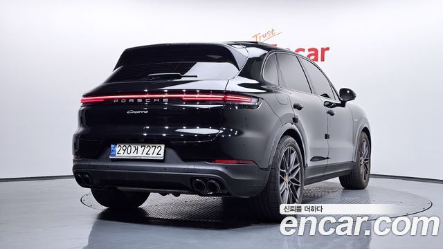 Porsche Cayenne 2024 — photo 2