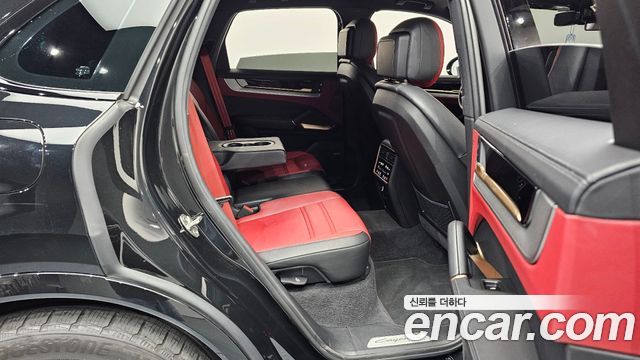 Porsche Cayenne 2024 — photo 17