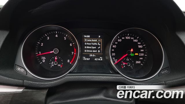 Volkswagen Passat 2018 — photo 11