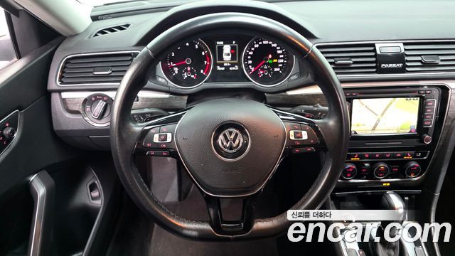 Volkswagen Passat 2018 — photo 20
