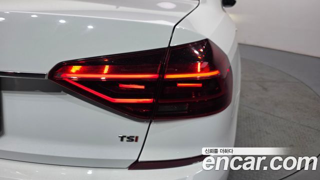 Volkswagen Passat 2018 — photo 9