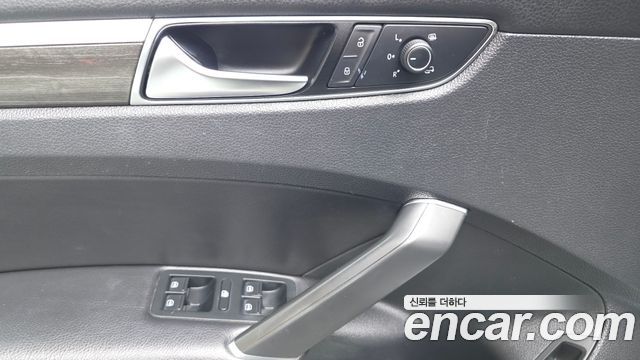 Volkswagen Passat 2018 — photo 27