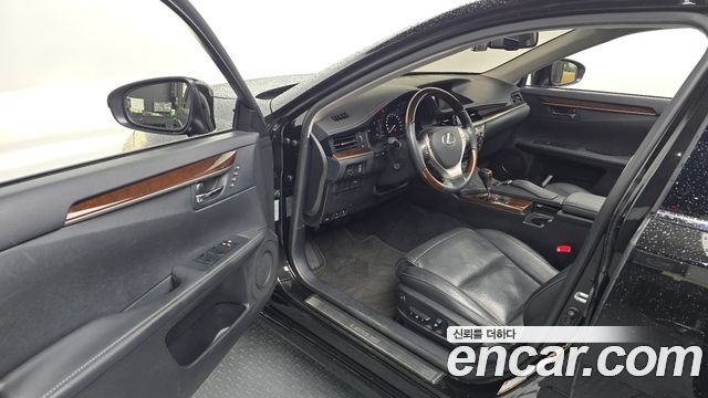 Lexus ES 2014 — photo 13