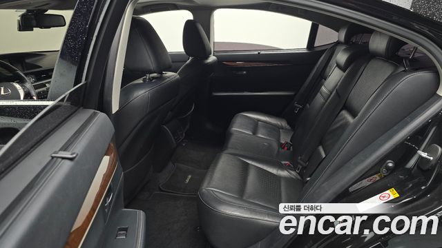 Lexus ES 2014 — photo 18