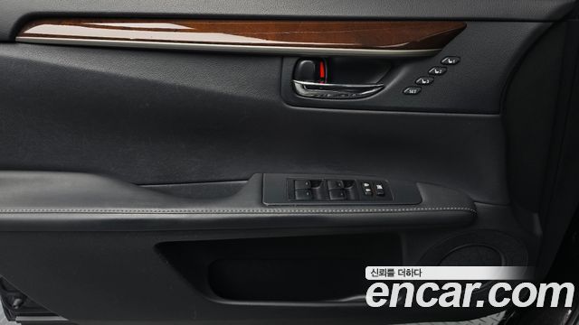 Lexus ES 2014 — photo 14