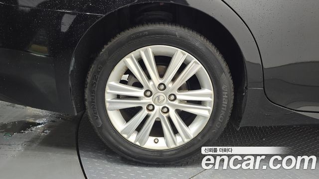 Lexus ES 2014 — photo 32