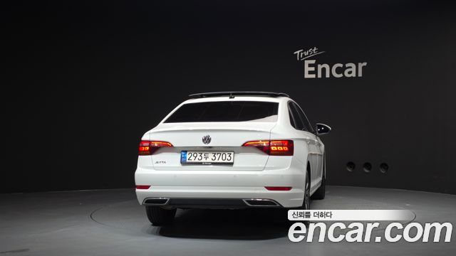 Volkswagen Jetta 2021 — photo 4