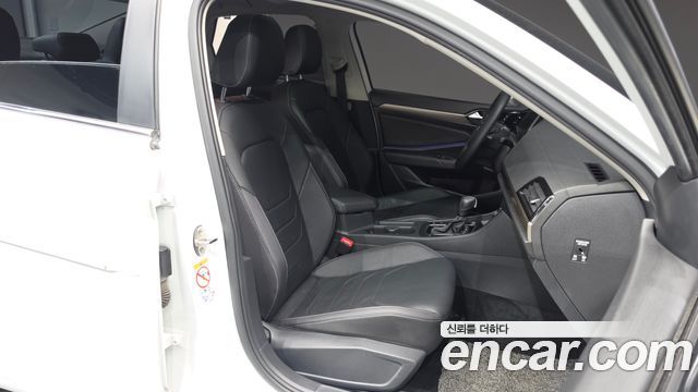Volkswagen Jetta 2021 — photo 17