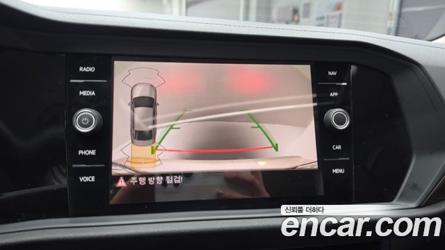 Volkswagen Jetta 2021 — photo 21