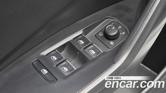 Volkswagen Jetta 2021 — photo 25
