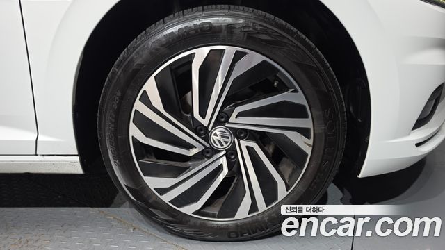 Volkswagen Jetta 2021 — photo 7