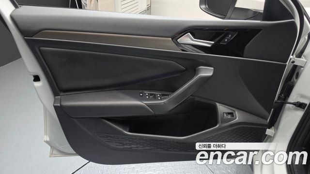Volkswagen Jetta 2021 — photo 14