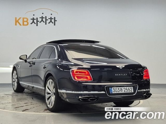 Bentley Flying Spur 2022 — photo 2