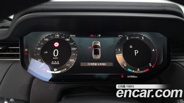 Land Rover Range Rover Sport 2023 — photo 11