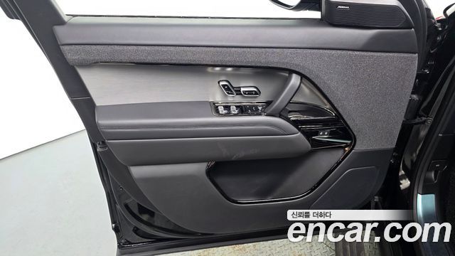 Land Rover Range Rover Sport 2023 — photo 14