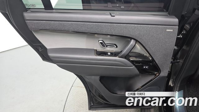 Land Rover Range Rover Sport 2023 — photo 15